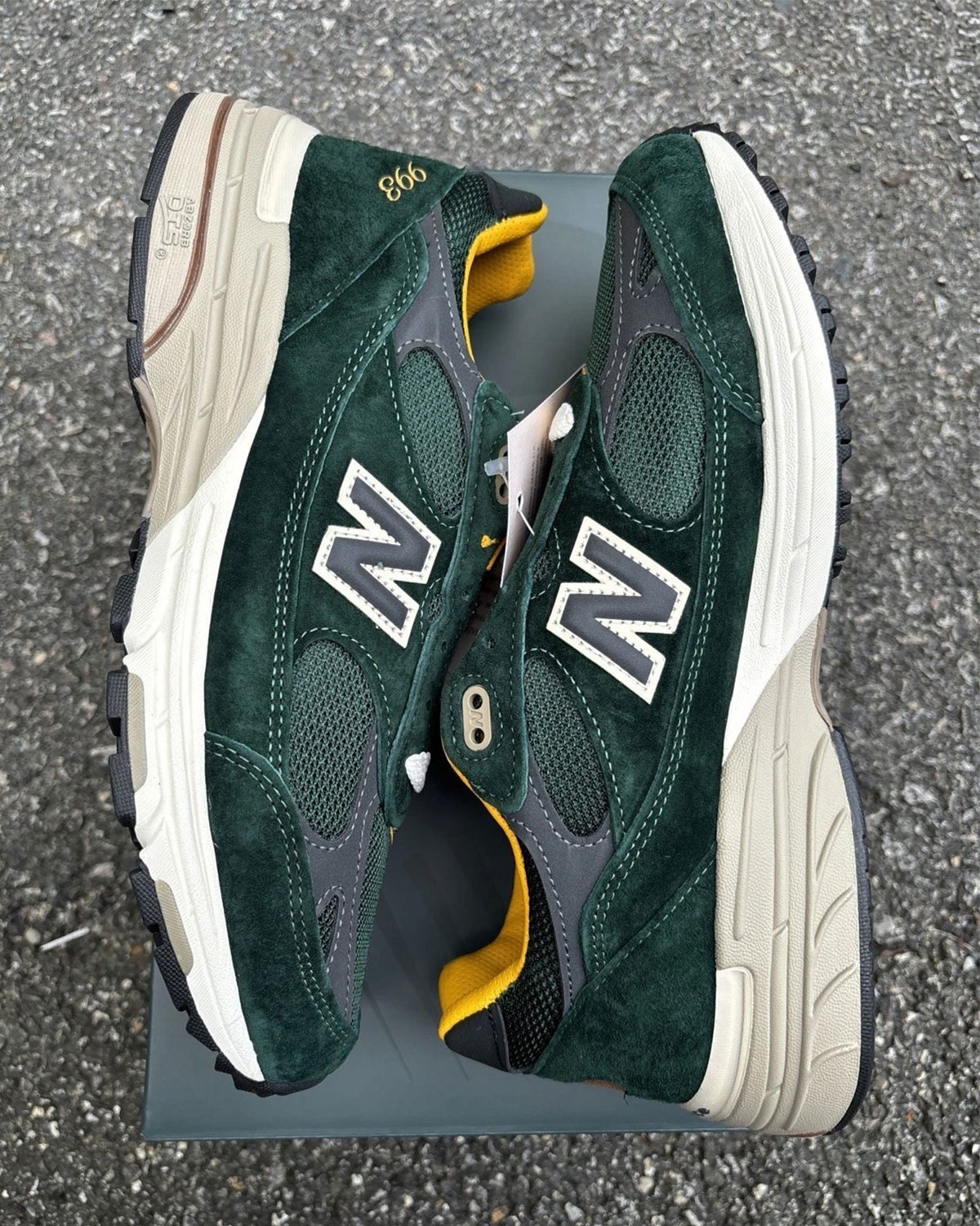 aime-leon-dore-ald-new-balance-993-porsche-turbo-U993ALD-5