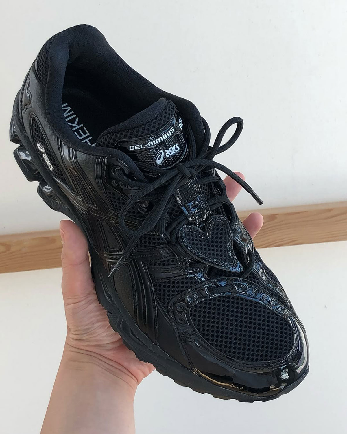 KIMHEKIM-asics-gel-nimbus-10-1-11