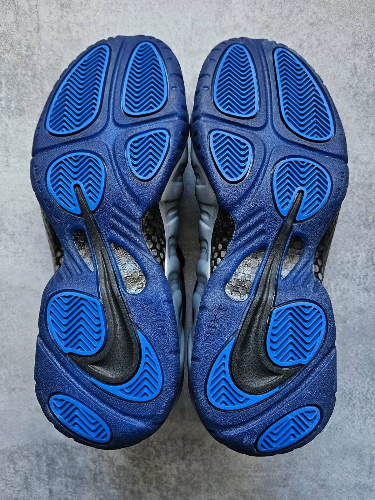 nike-air-foamposite-pro-25th-anniversary-sample-9