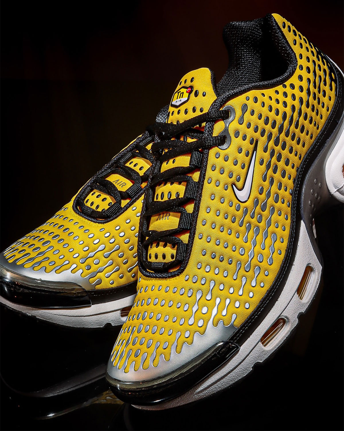 nike-air-max-plus-vii-hq2197-700-2