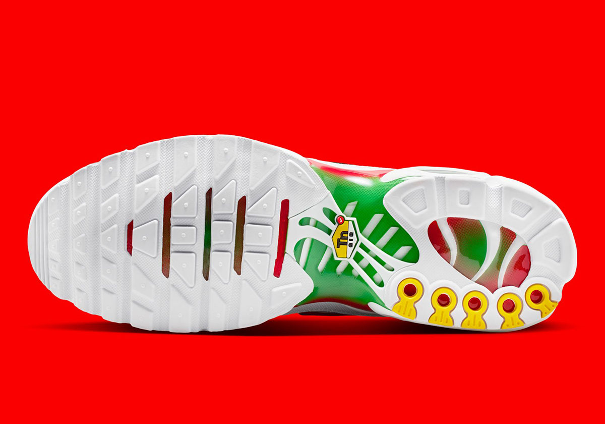 nike-air-max-plus-white-kelly-green-university-red-black-dm0032-108-2