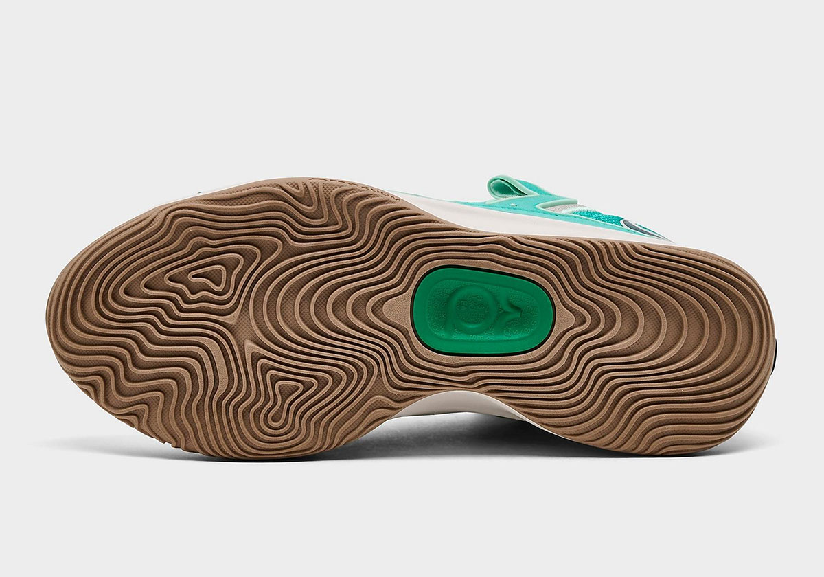 nike-kd-18-wanda-pratt-HV1992-301-6