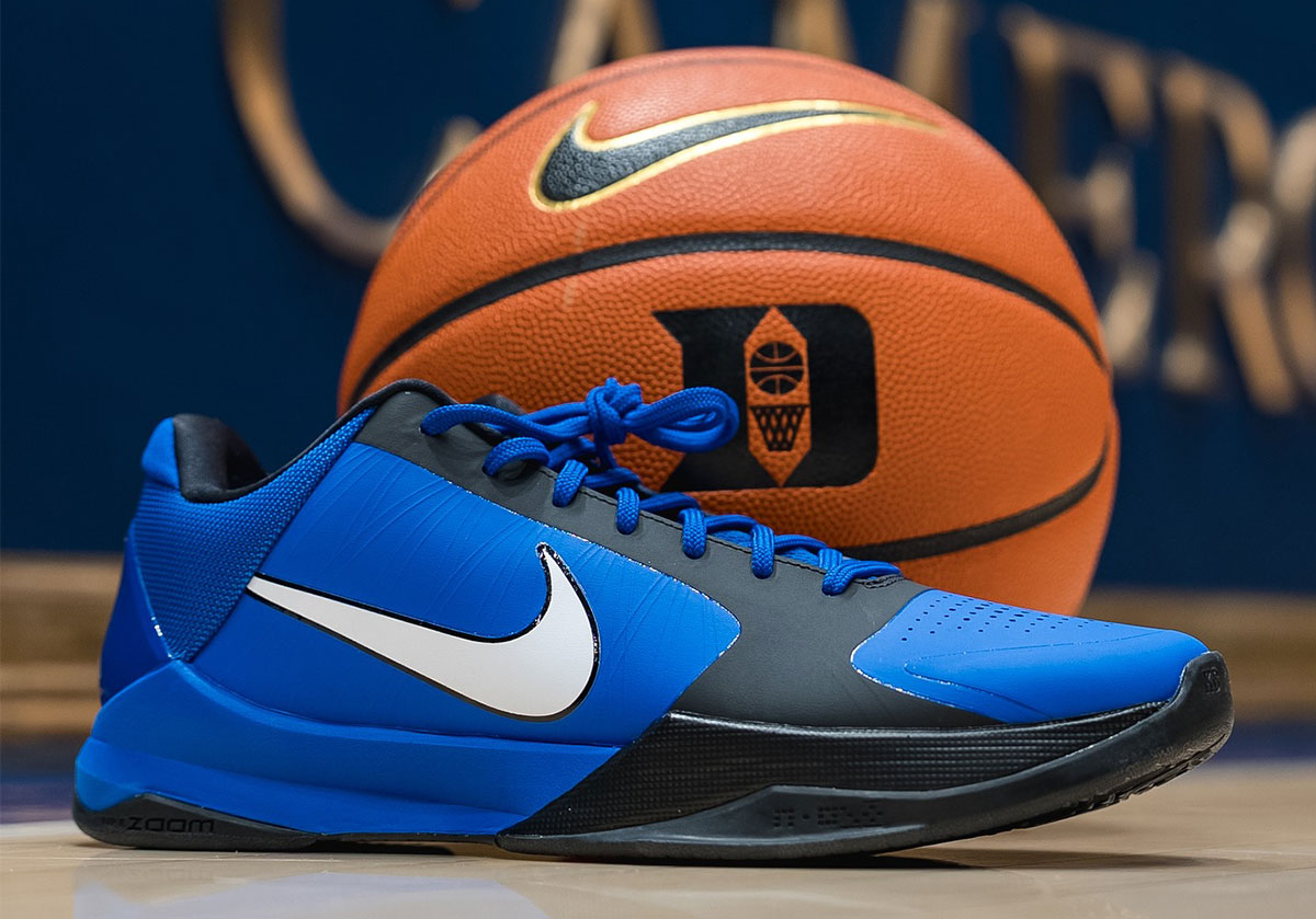 nike-kobe-5-protro-duke-womens-baskeball-pe-3