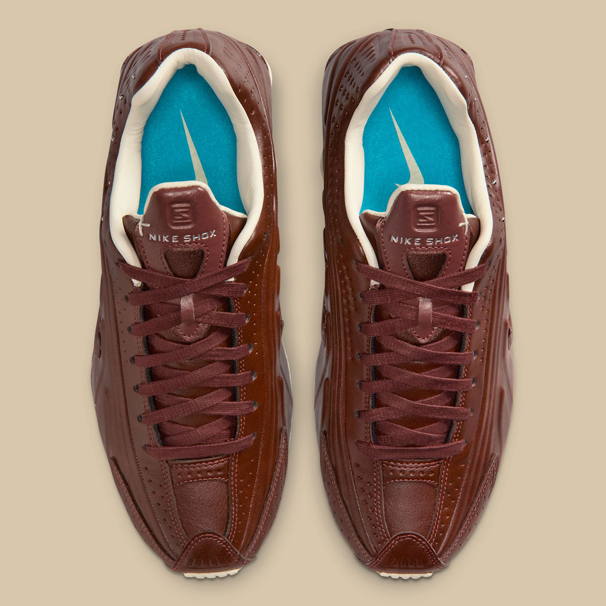 nike-shox-r4-dark-pony-soft-pearl-im6690-220-1