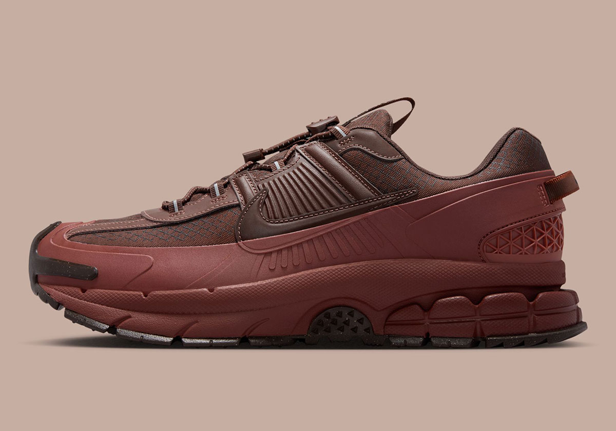 nike-zoom-vomero-5-roam-baroque-brown-dark-pony-red-sepia-hv6901-200-3