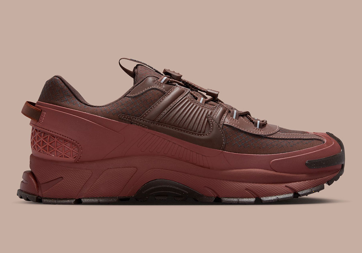 nike-zoom-vomero-5-roam-baroque-brown-dark-pony-red-sepia-hv6901-200-5