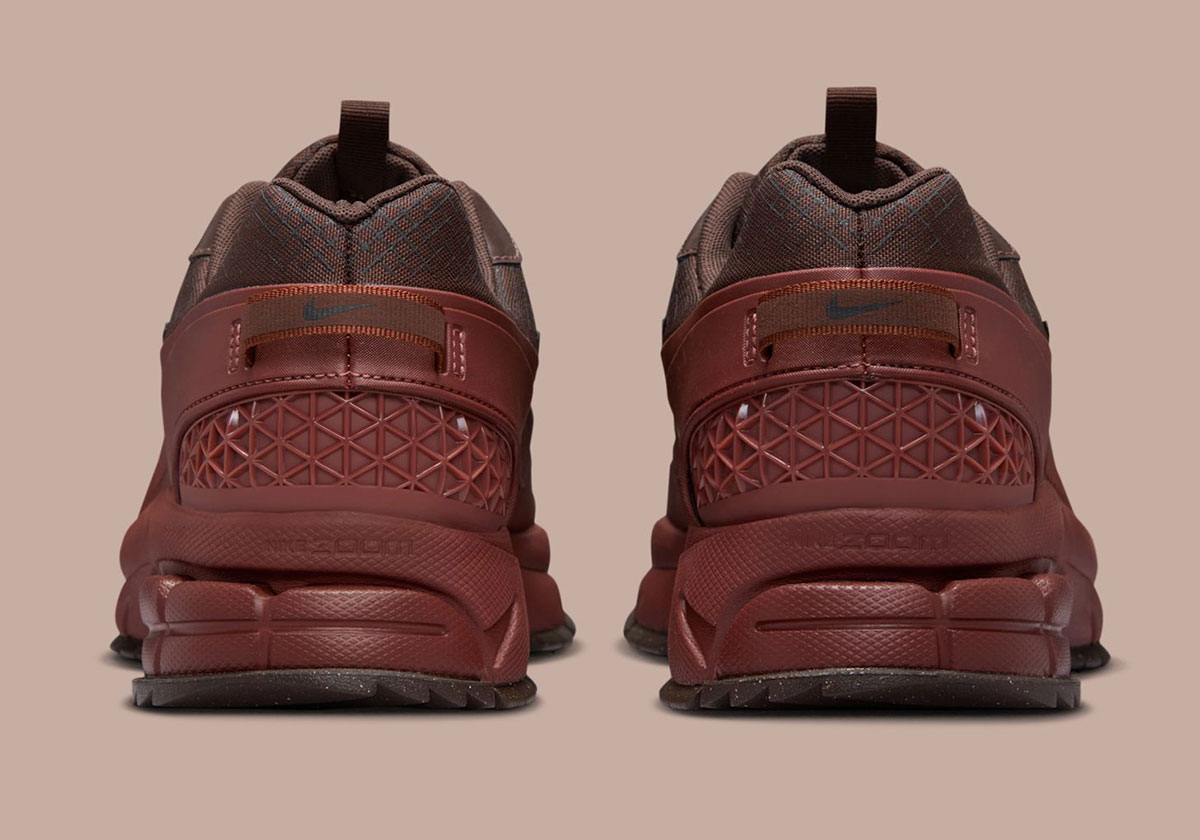 nike-zoom-vomero-5-roam-baroque-brown-dark-pony-red-sepia-hv6901-200-8
