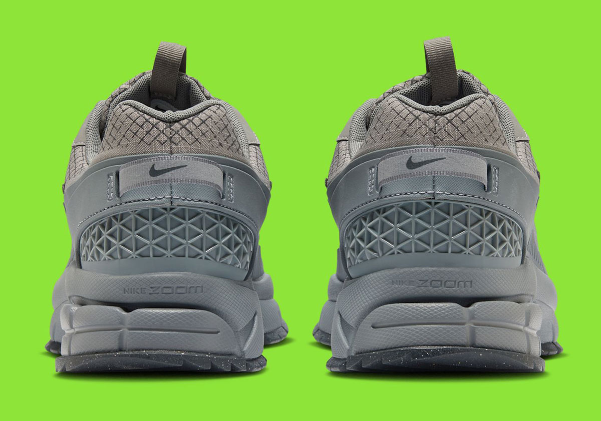 nike-zoom-vomero-5-roam-metallic-platinum-cool-grey-hv6901-001-6