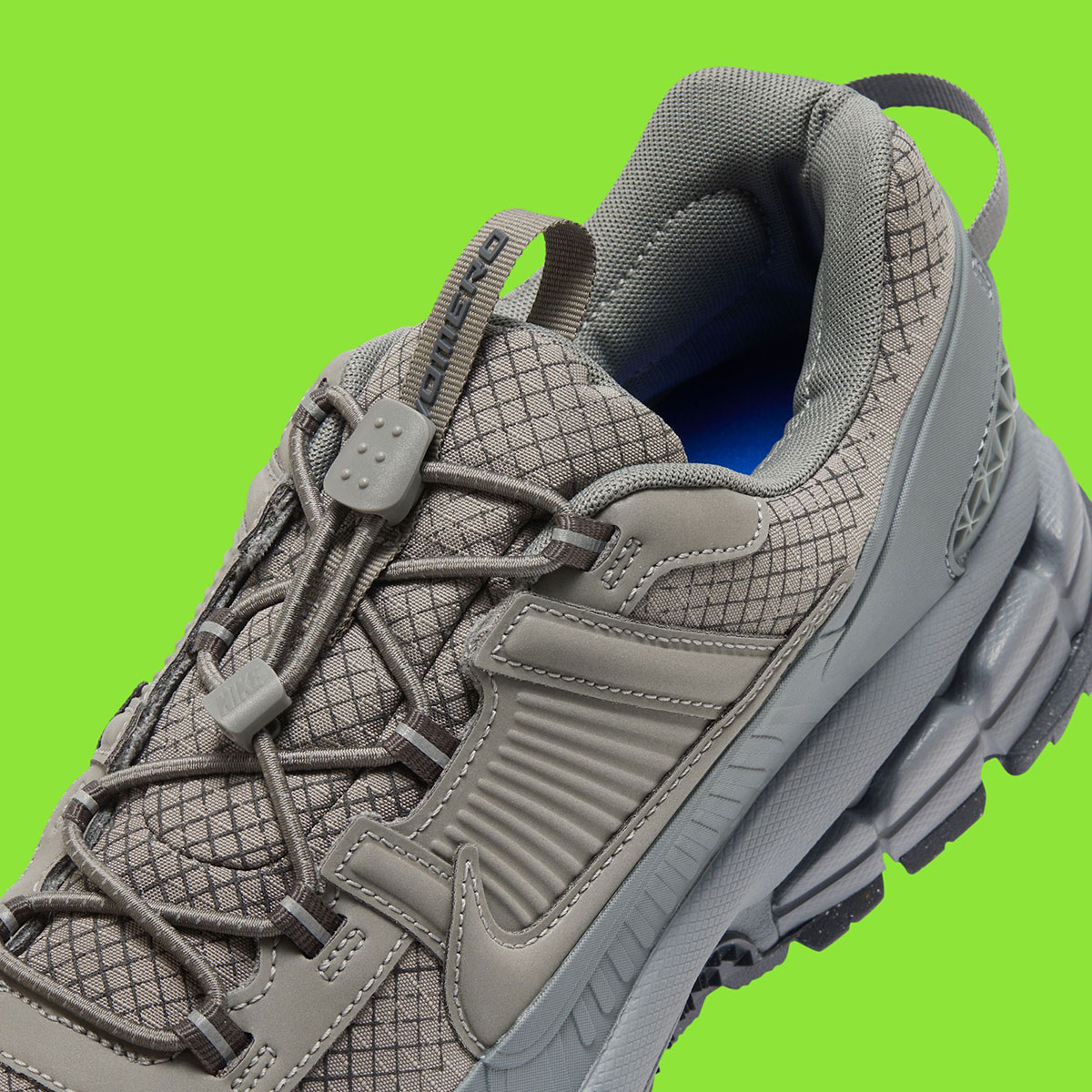 nike-zoom-vomero-5-roam-metallic-platinum-cool-grey-hv6901-001-7