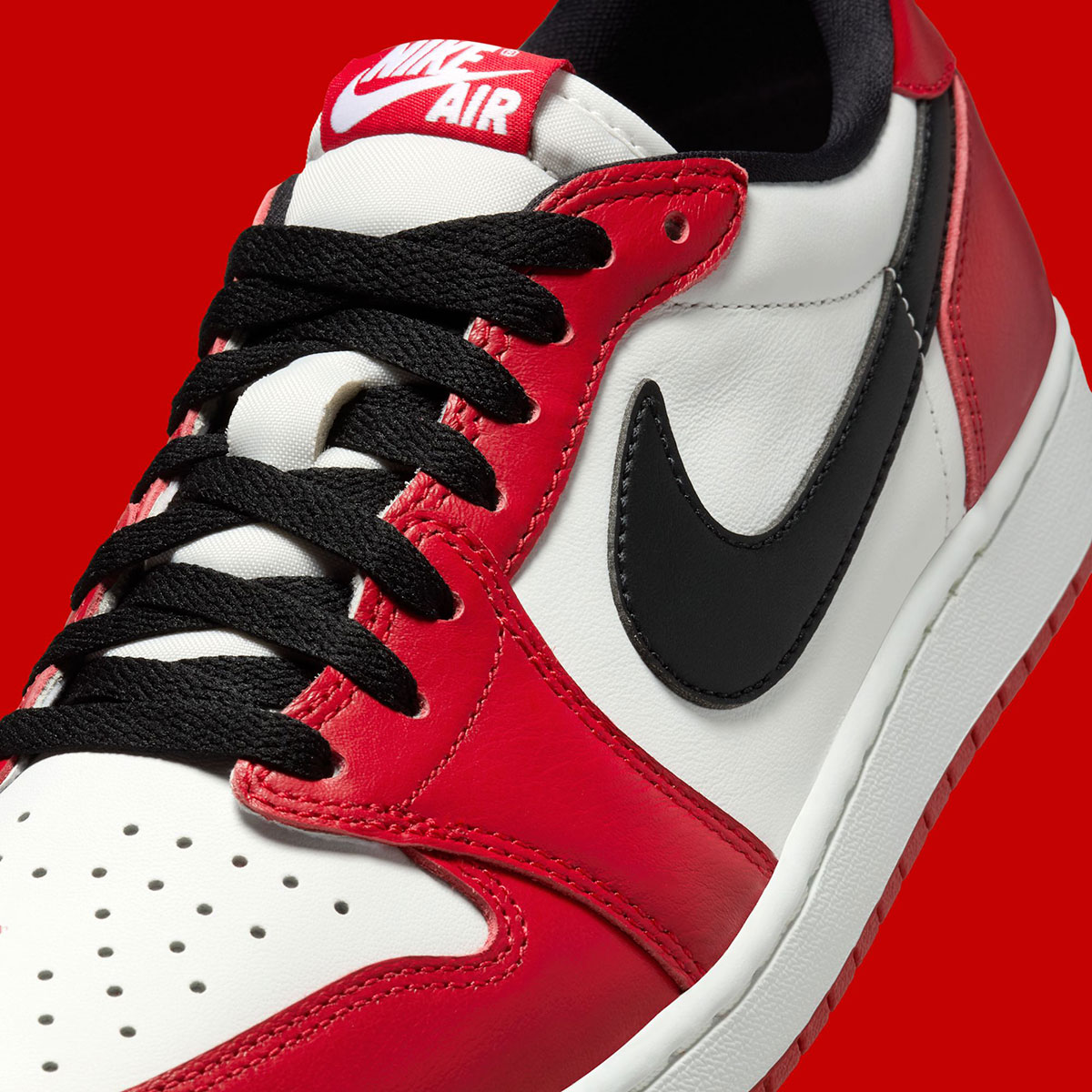 air-jordan-1-low-og-chicago-7