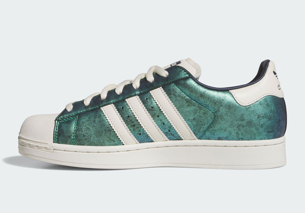 anthony-edwards-adidas-superstar-ki6583-1