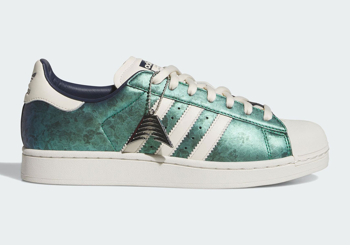 anthony-edwards-adidas-superstar-ki6583-9