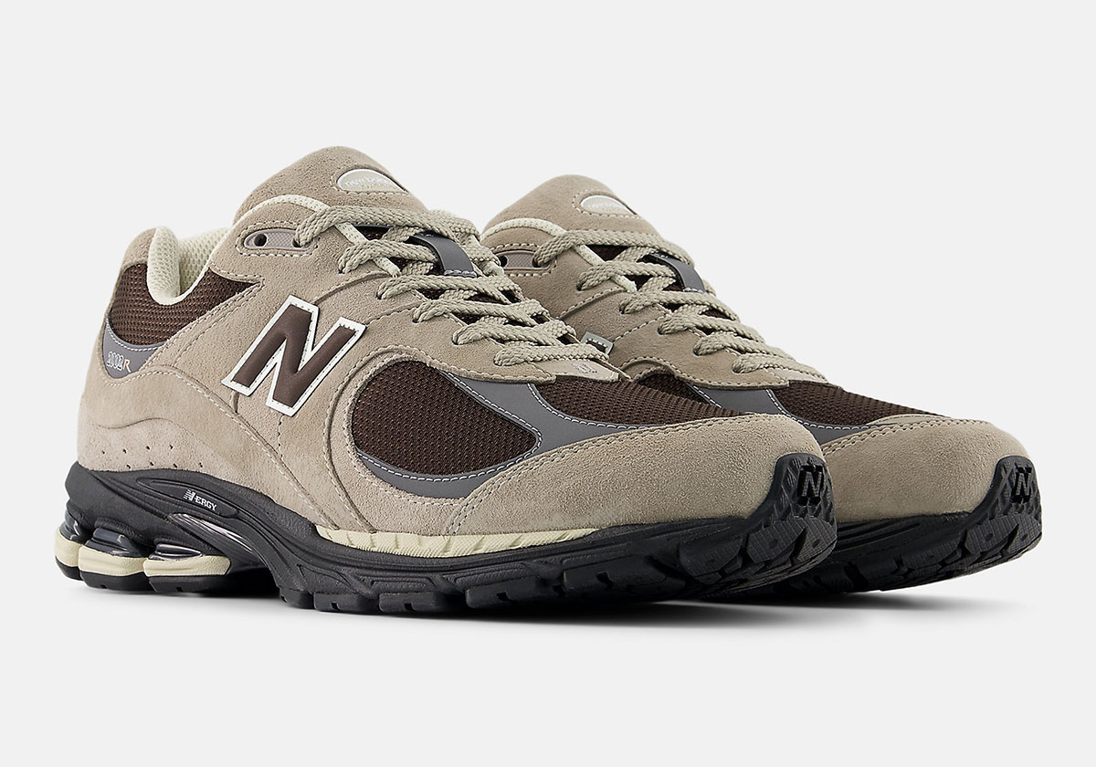 new-balance-2002r-arid-stone-black-coffee-castlerock-U2002RO-2