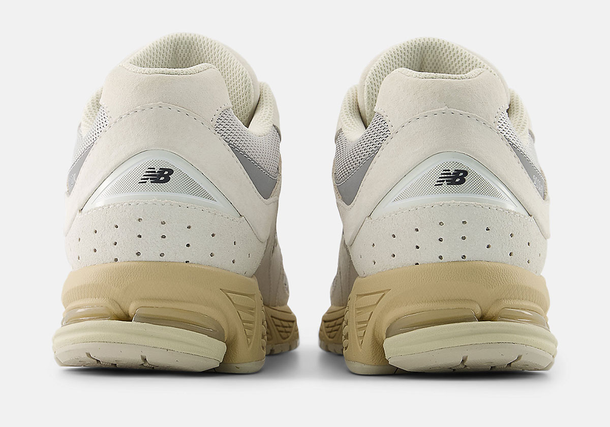 new-balance-2002r-linen-khaki-U2002RJ-1