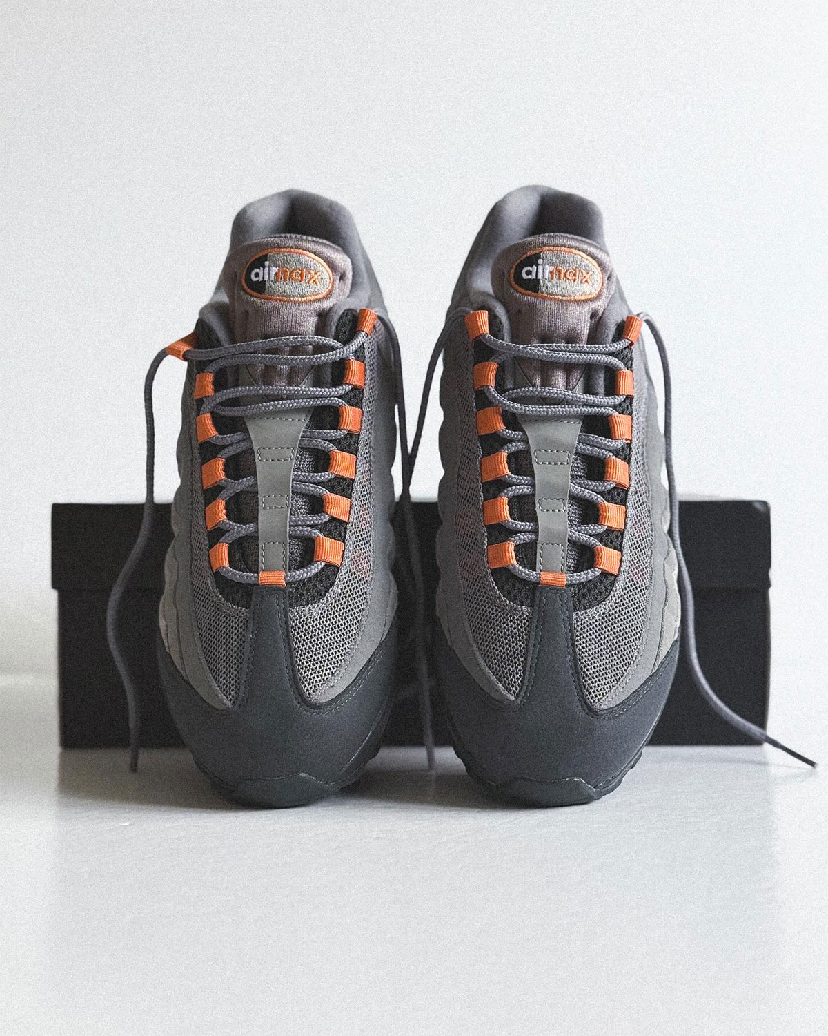 nike-air-max-95-hot-curry-2