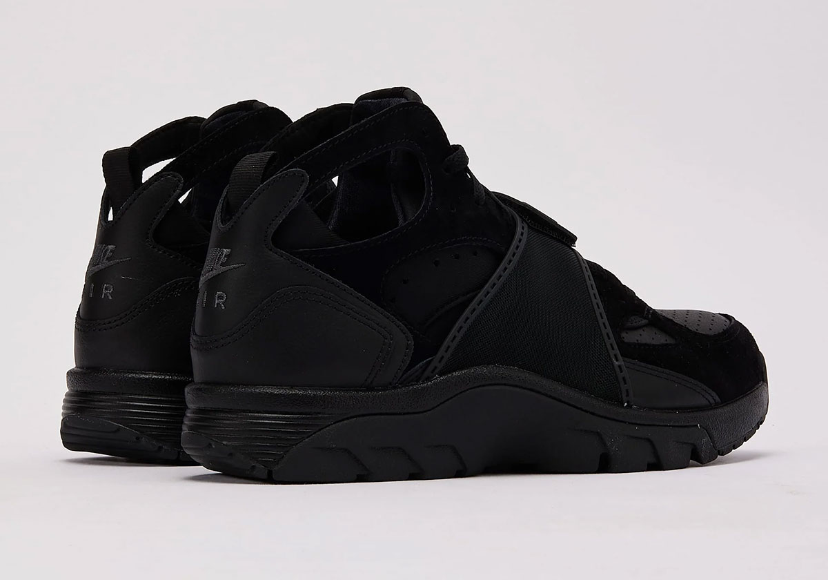 nike-air-trainer-huarache-triple-black-ib0497-002-4