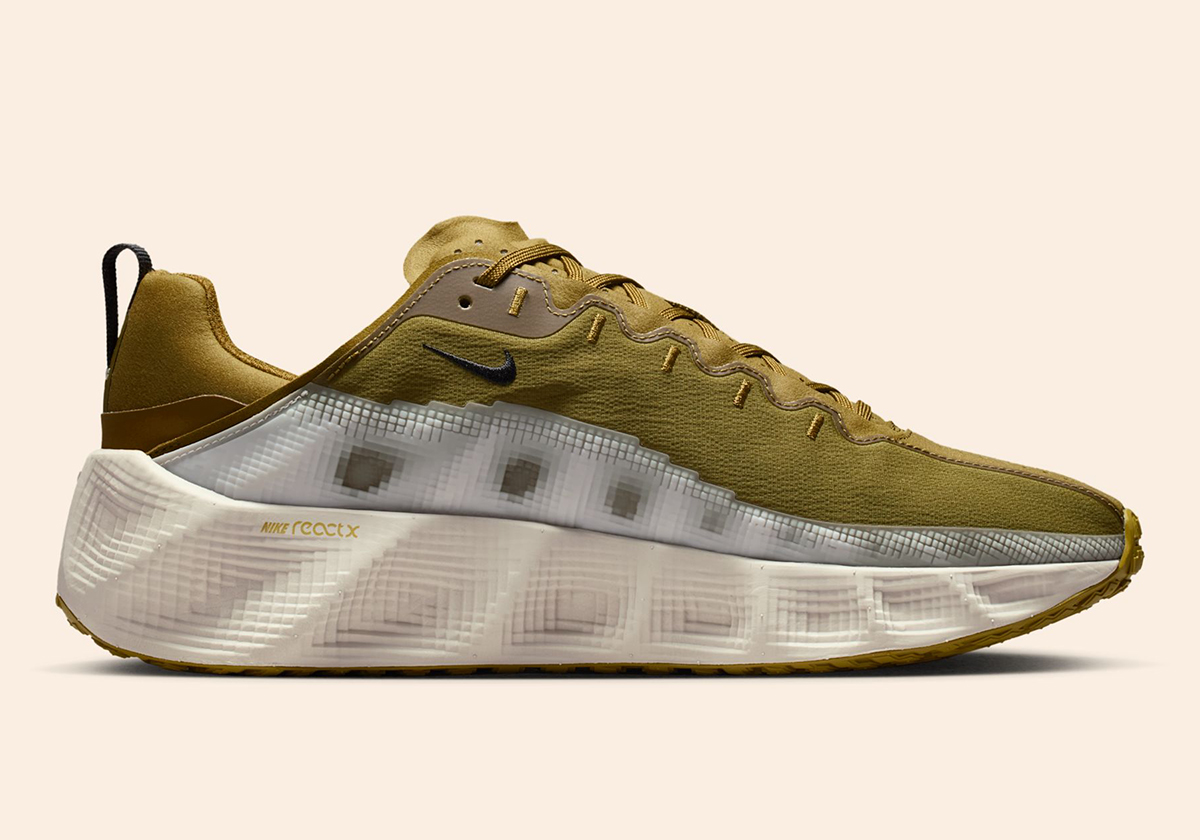 nike-ava-rover-desert-moss-black-DX4215-304-3