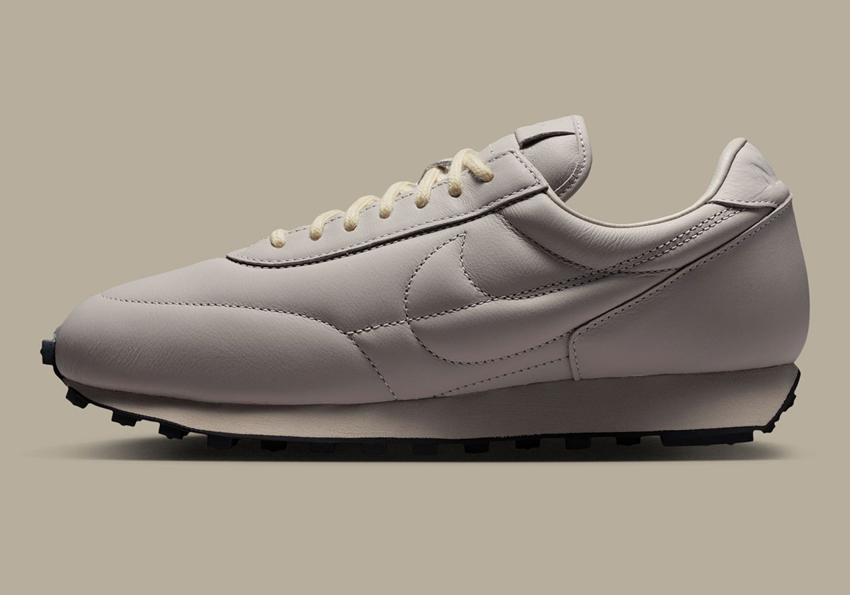 nike-daybreak-moon-particle-light-bone-io4865-020-2