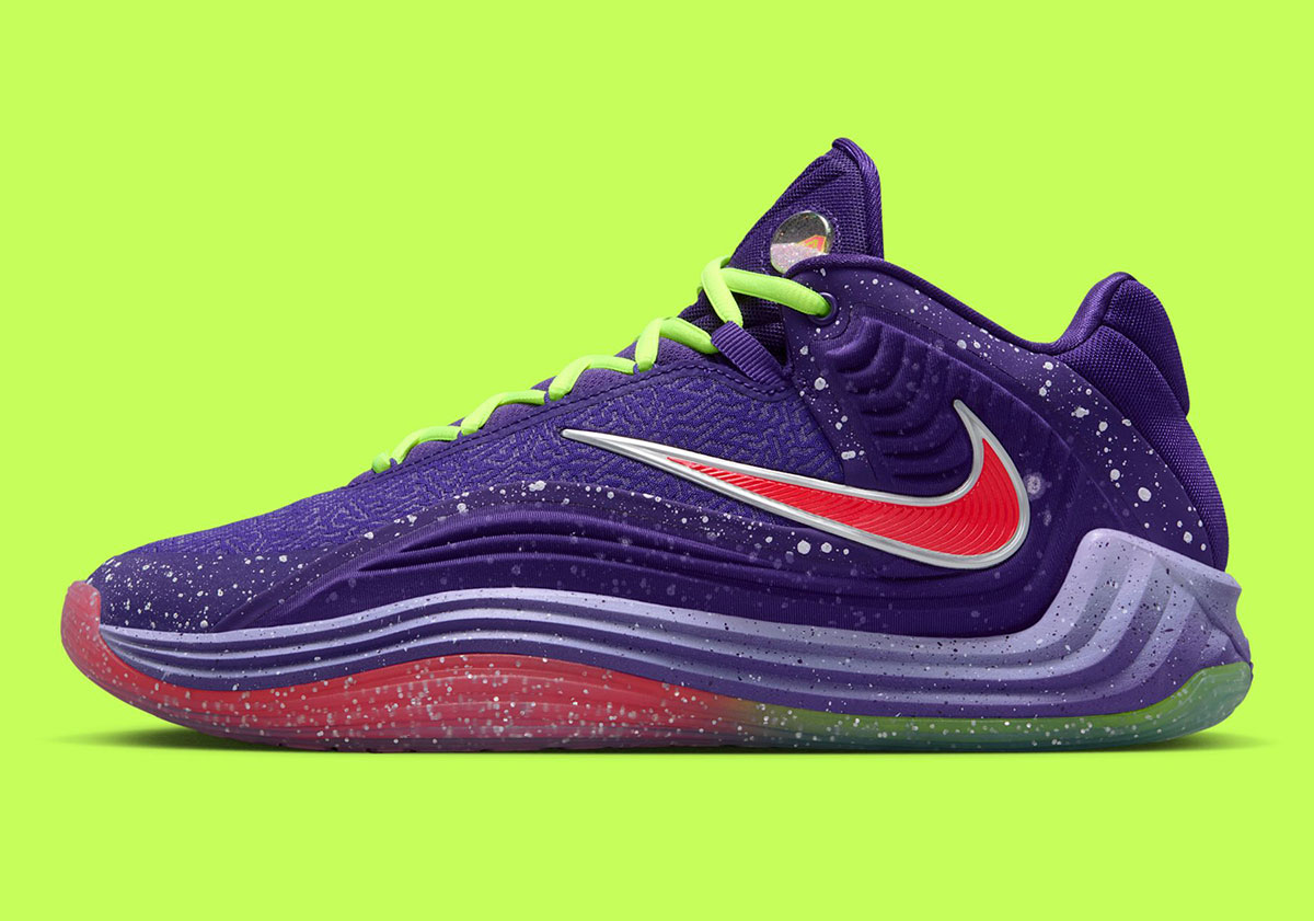 nike-giannis-freak-7-christmas-ih1938-500-1
