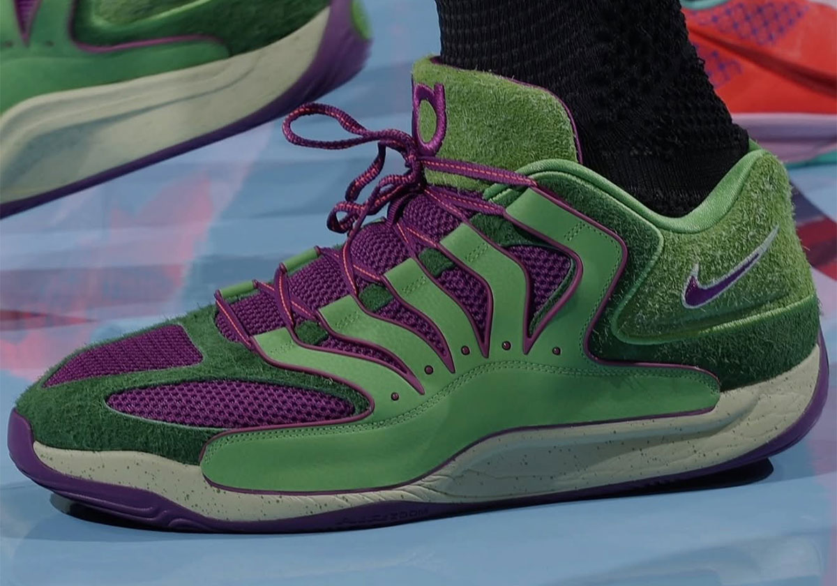 nike-kd-18-skunk-dunk-pe-2