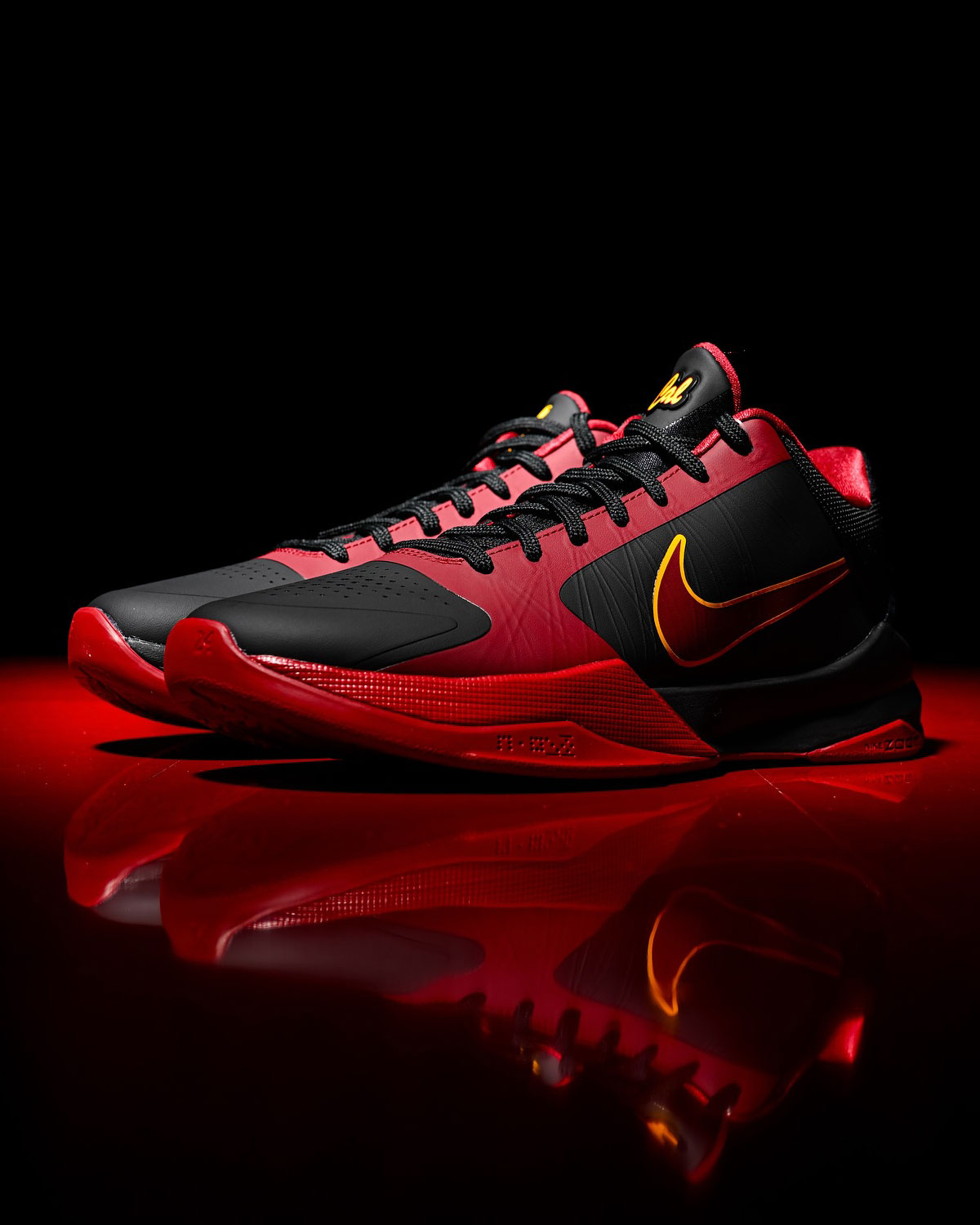 nike-kobe-6-protro-usc-trojans-pe-2025-2026-5