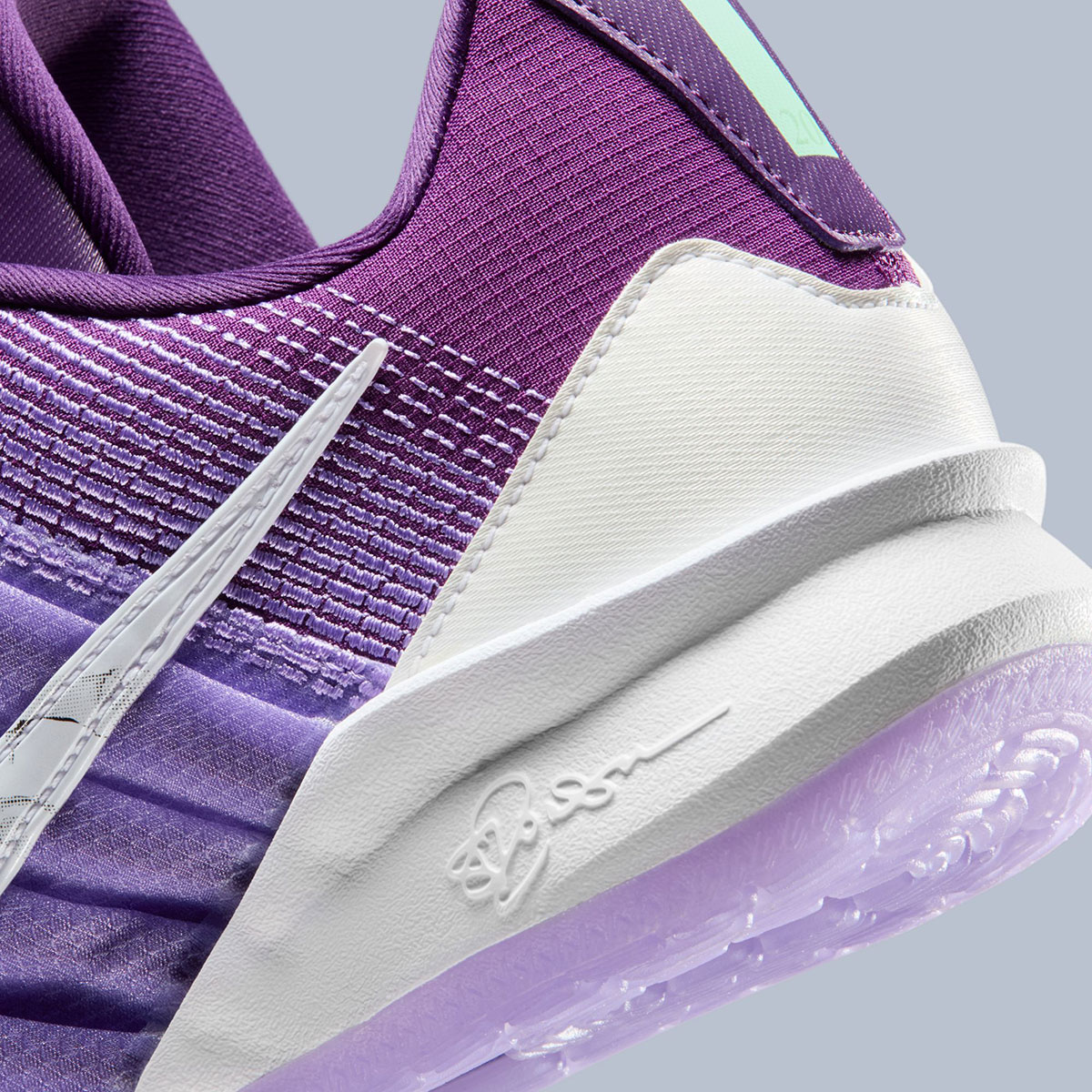 nike-sabrina-3-flowers-iq5082-501-4