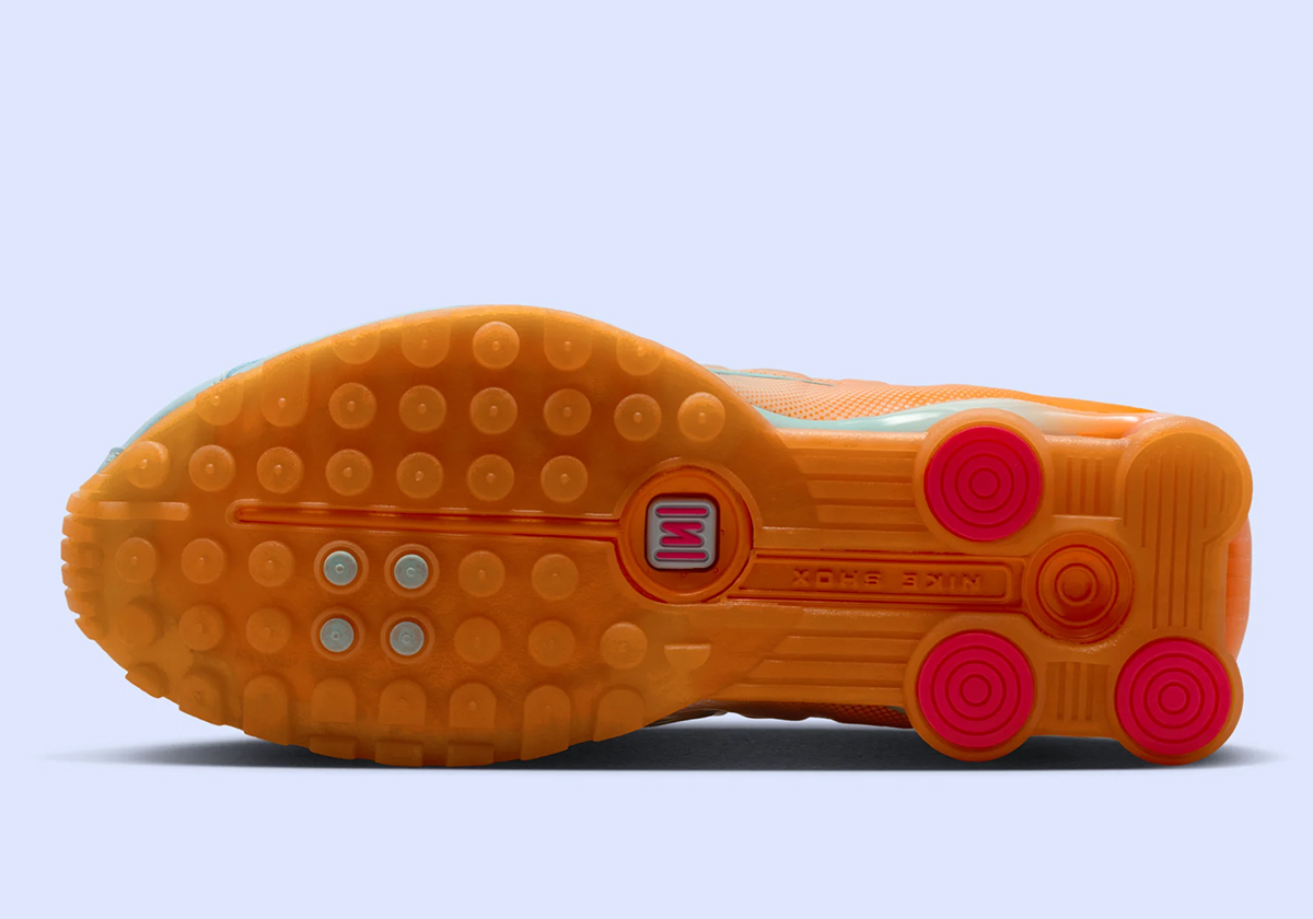 nike-shox-r4-vivid-orange-glacier-blue-ih2343-801-4