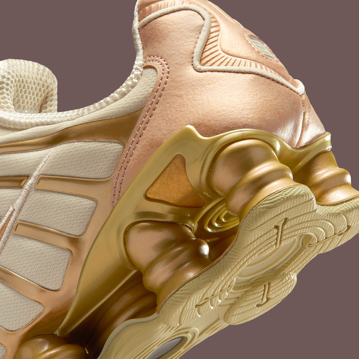nike-shox-tl-coconut-milk-metallic-gold-IM7189-113-8