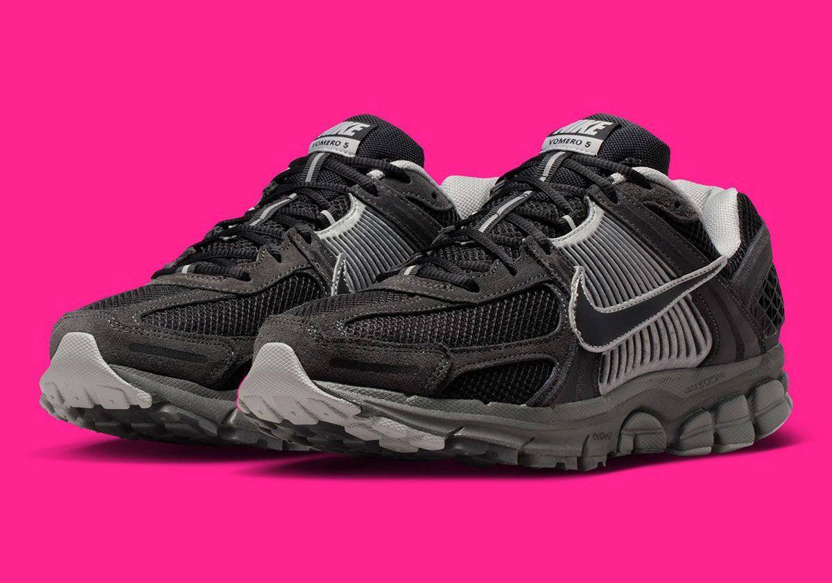 nike-zoom-vomero-5-anthracite-chrome-flat-silver-black-hf1553-006-1