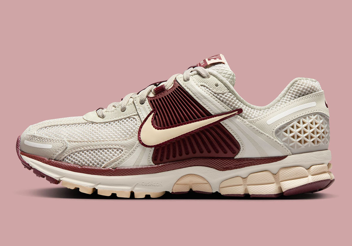 nike-zoom-vomero-5-phantom-pearl-white-light-orewood-brown-dark-team-red-IO7596-021-1