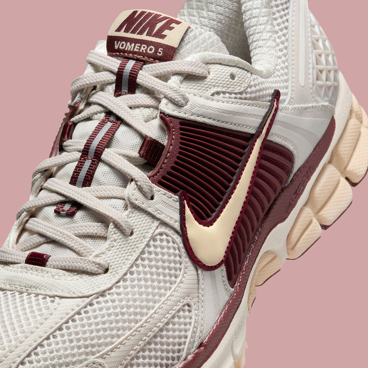 nike-zoom-vomero-5-phantom-pearl-white-light-orewood-brown-dark-team-red-IO7596-021-7