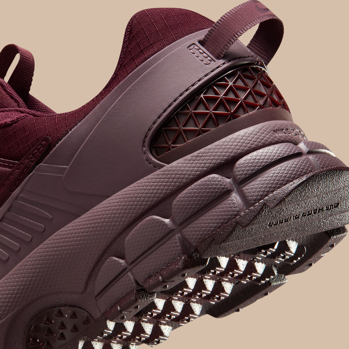 nike-zoom-vomero-5-roam-tart-dark-team-red-racer-blue-burgundy-crush-hq2181-500-8
