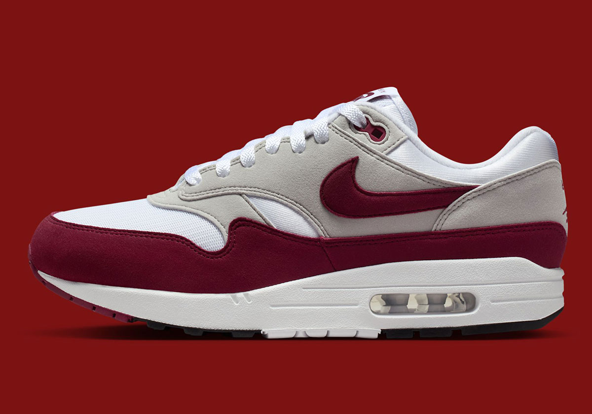 stranger-things-nike-air-max-1-im3906-100-2_442549