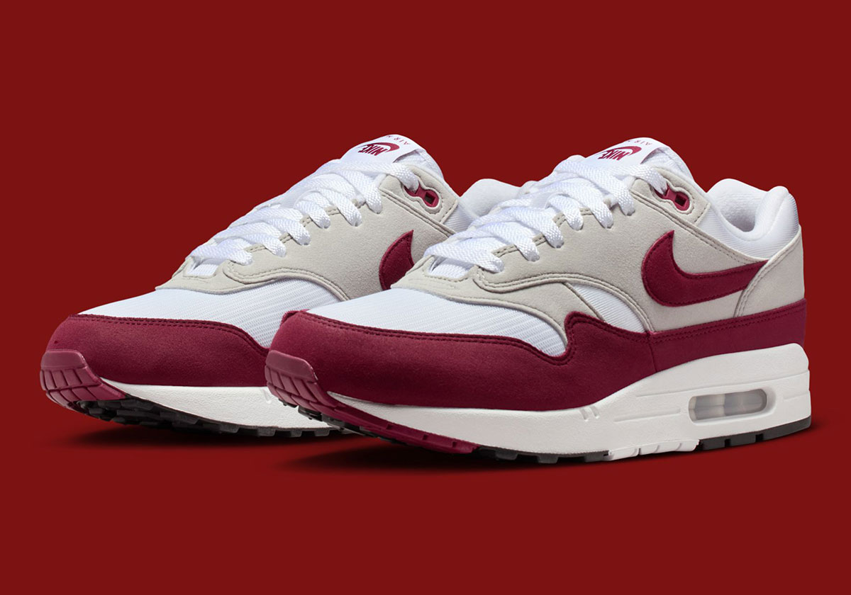 stranger-things-nike-air-max-1-im3906-100-6
