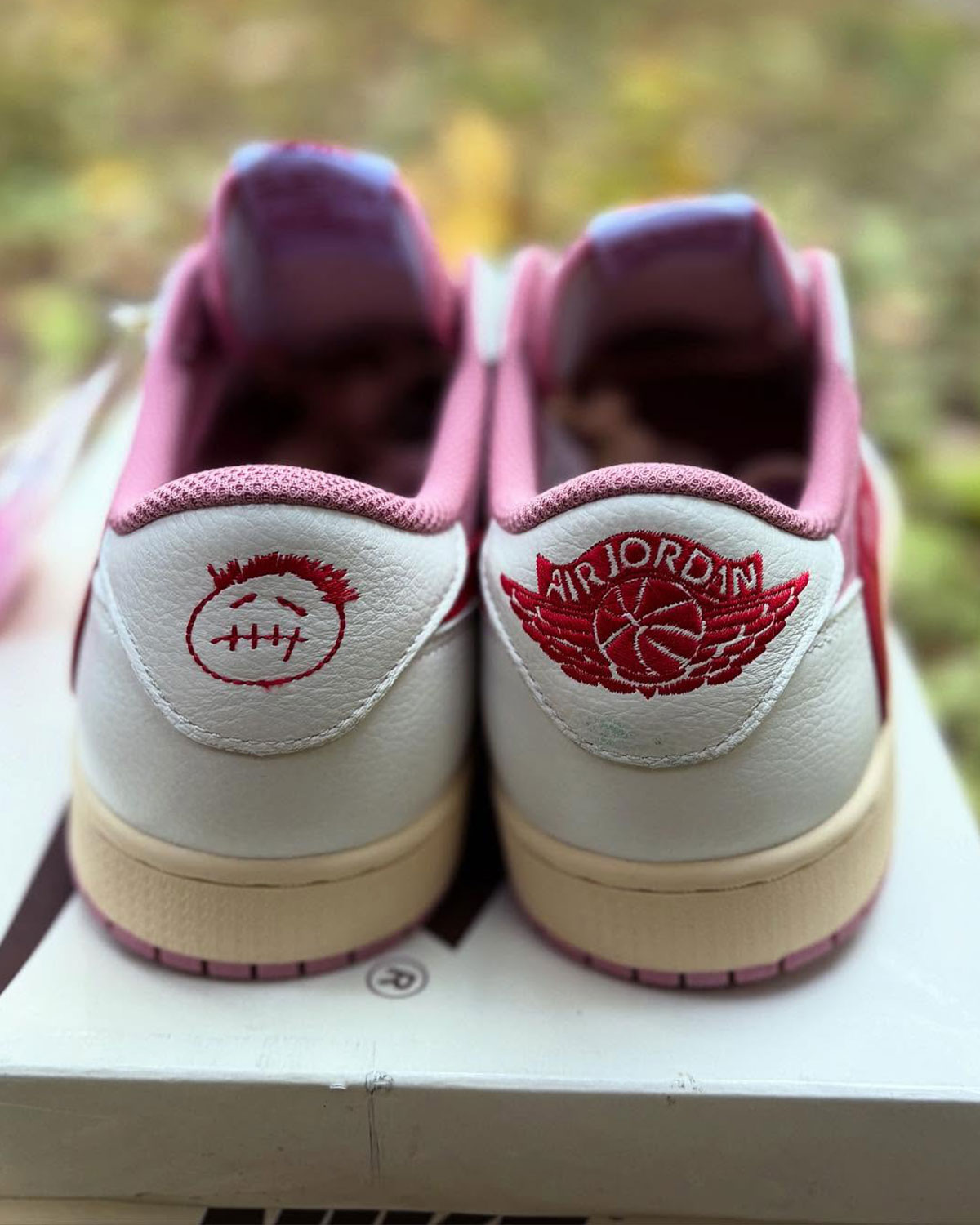 travis-scott-air-jordan-1-low-og-muslin-shy-pink-sail-university-red-iq7604-100-1