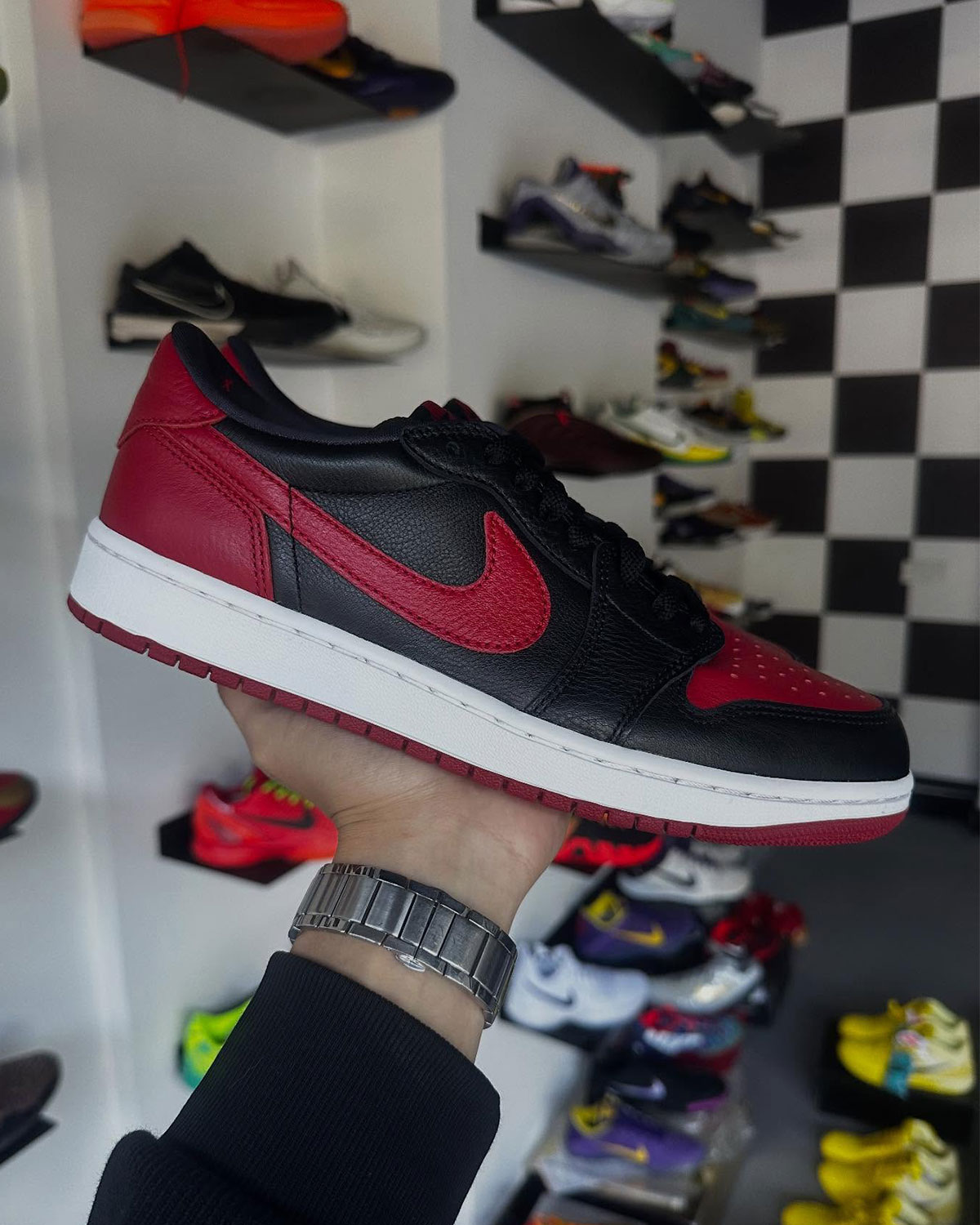 air-jordan-1-low-og-banned-11