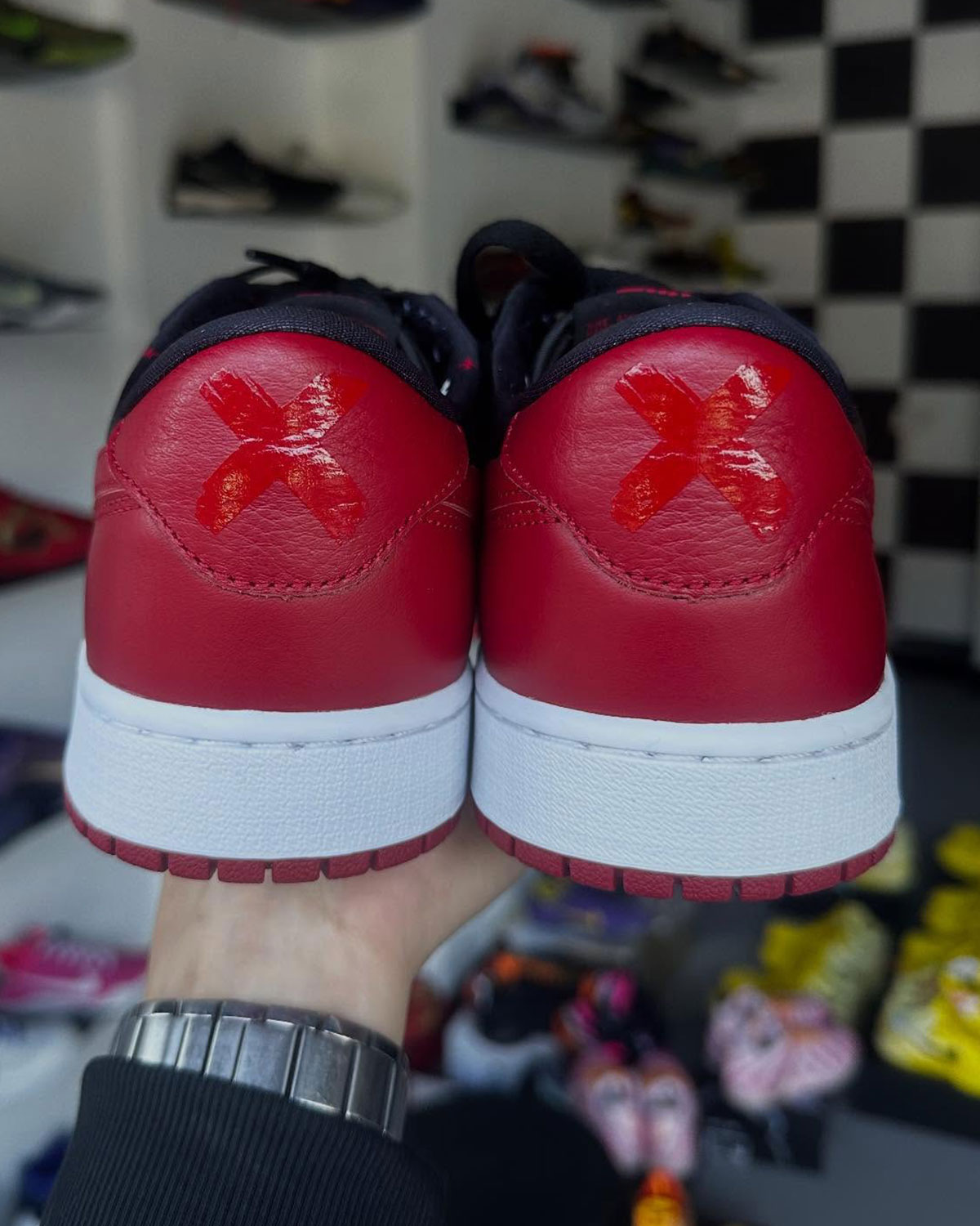 air-jordan-1-low-og-banned-8