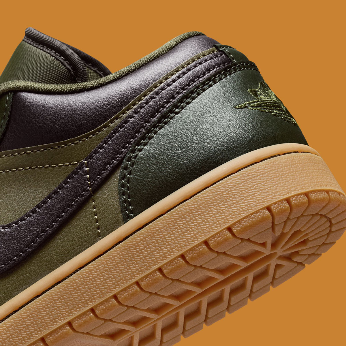 air-jordan-1-low-sequoia-rough-green-gum-light-brown-velvet-brown-IR0840-325-8