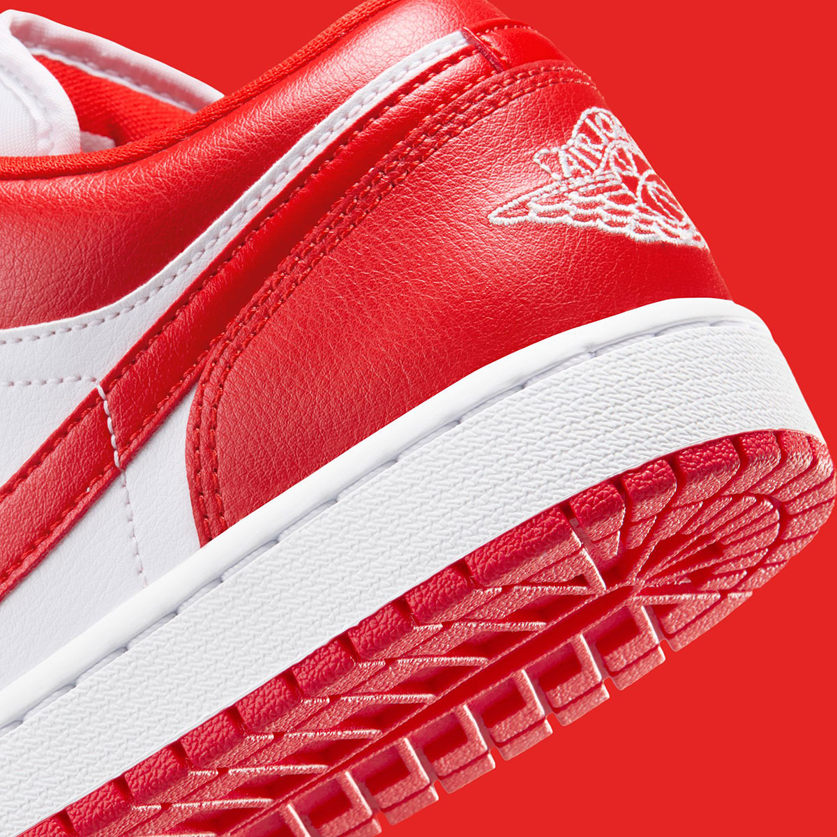 air-jordan-1-low-white-chile-red-dc0774-110-8