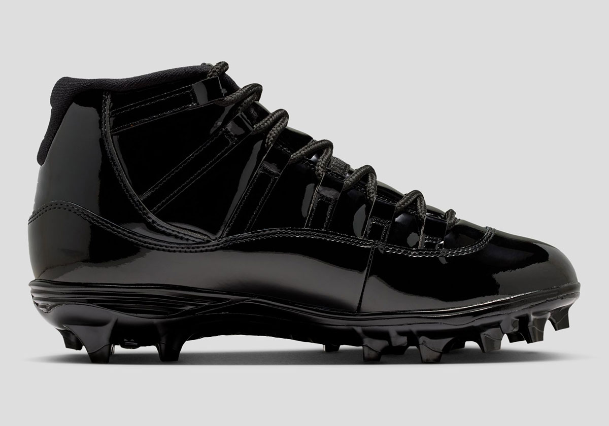 air-jordan-11-td-cleats-patent-black-hm7324-001-3