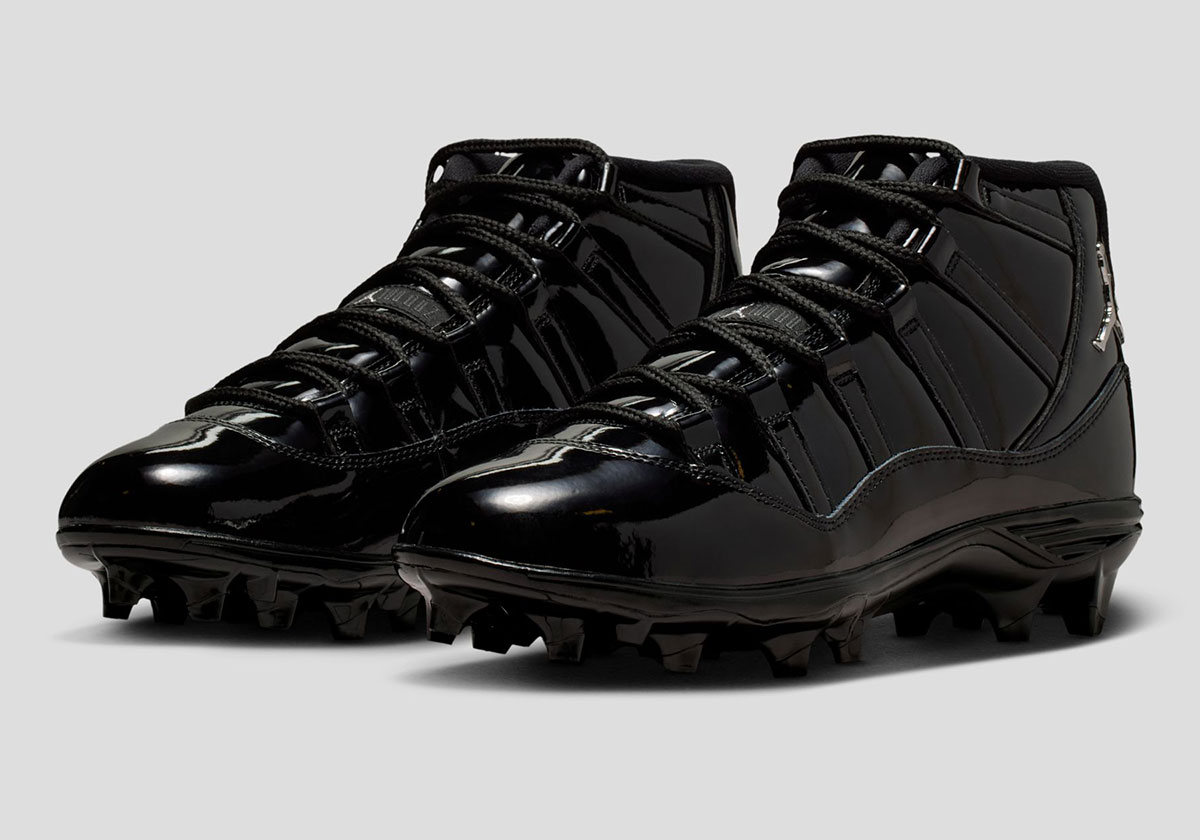 air-jordan-11-td-cleats-patent-black-hm7324-001-5