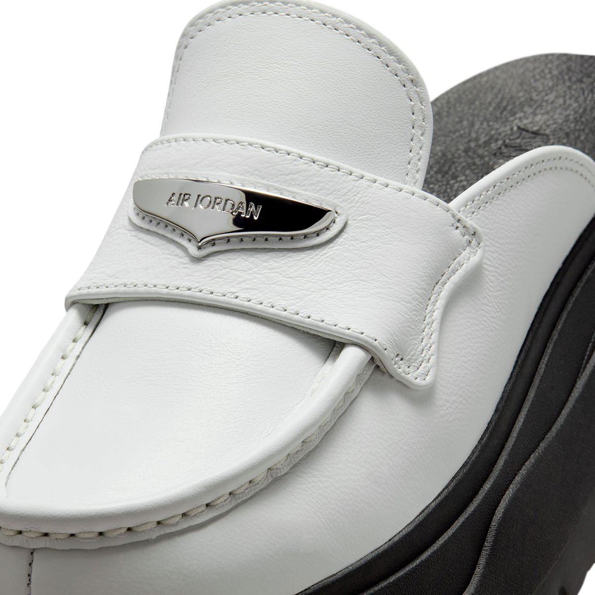 air-jordan-mule-white-black-hj4292-100-6