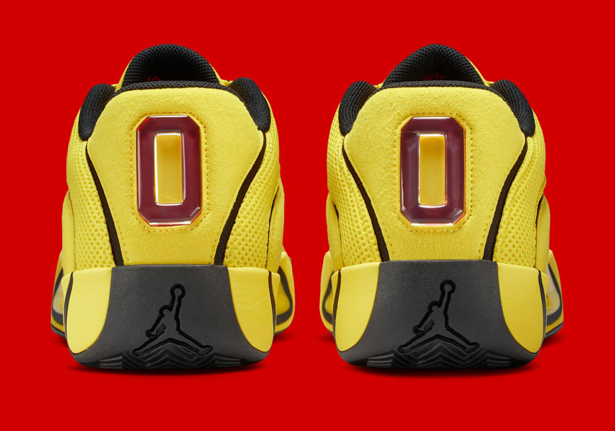 jordan-tatum-4-christmas-hq4614-700-5