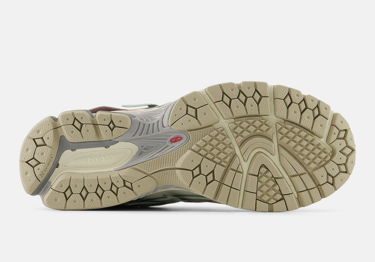 new-balance-1906a-white-red-green-4