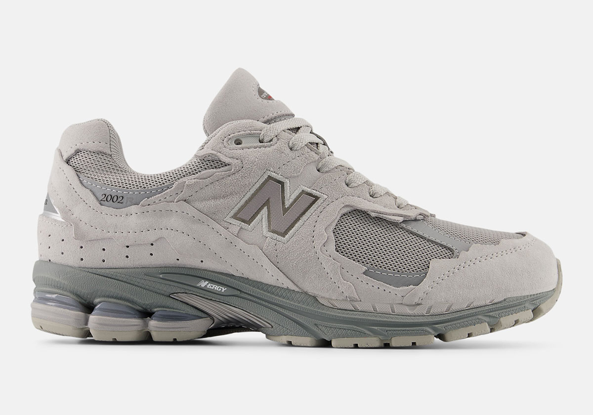 new-balance-2002r-gore-tex-protection-pack-grey-2