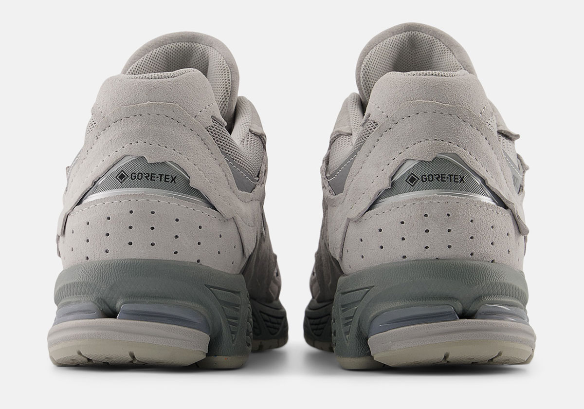 new-balance-2002r-gore-tex-protection-pack-grey-5
