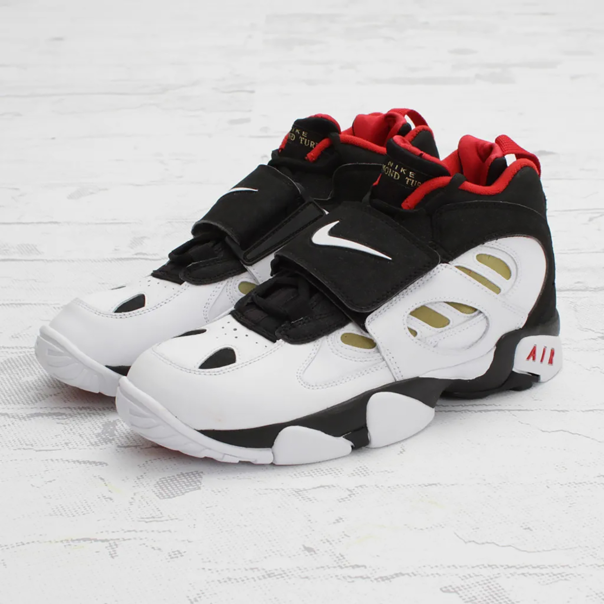 nike-air-diamond-turf-ii-49ers-II7080-001-3