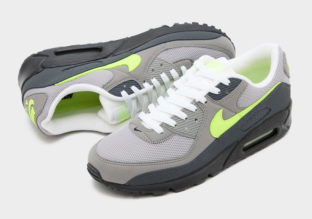nike-air-max-90-black-neon-yellow-anthracite-light-charcoal-pearl-grey-iq0289-010-3