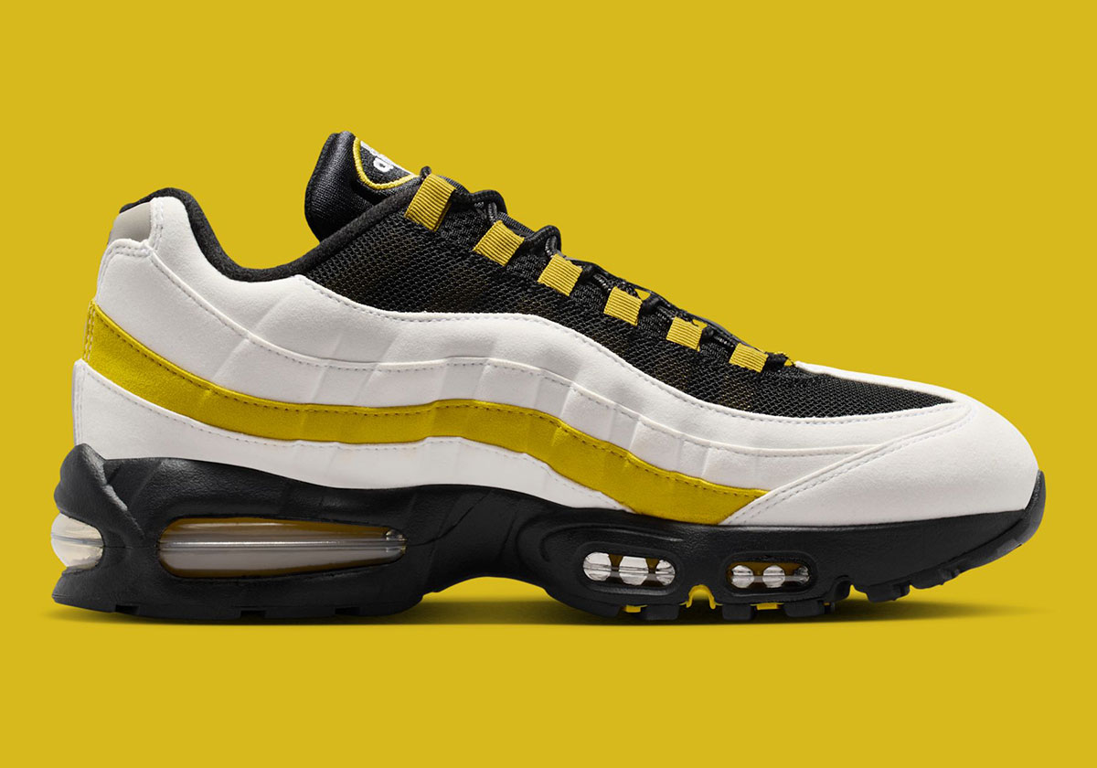 nike-air-max-95-white-saffron-quartz-black-hm4740-102-3