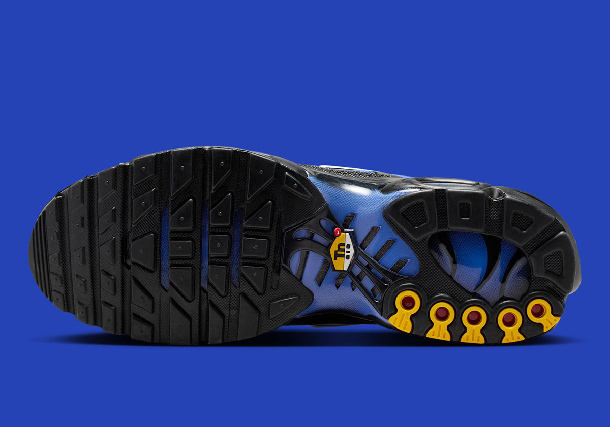 nike-air-max-plus-black-sapphire-pure-platinum-dm0032-031-2